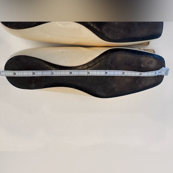 Roger Vivier Belle Vivier Patent Leather Ballet Flats with Gold Buckle - Picture 7 of 16